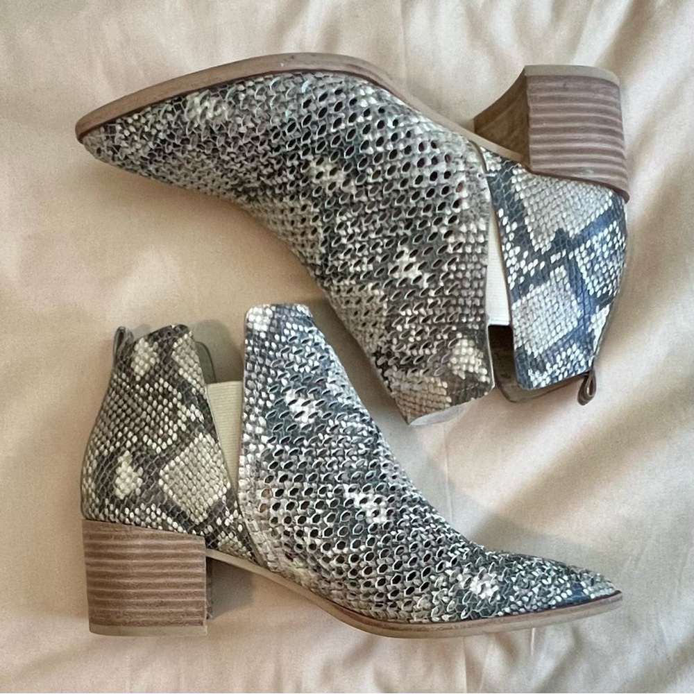 BUNDLE FOR DSCT! Dolce Vita Snakeskin booties